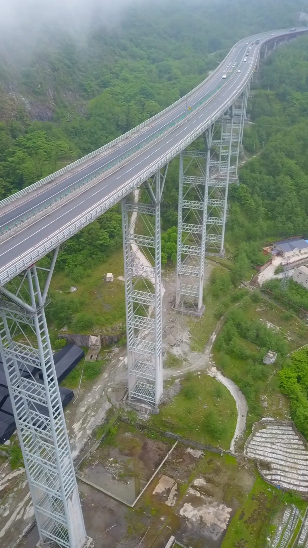 中国逆天工程,雅西高速干海子大桥,创下七项世界之最