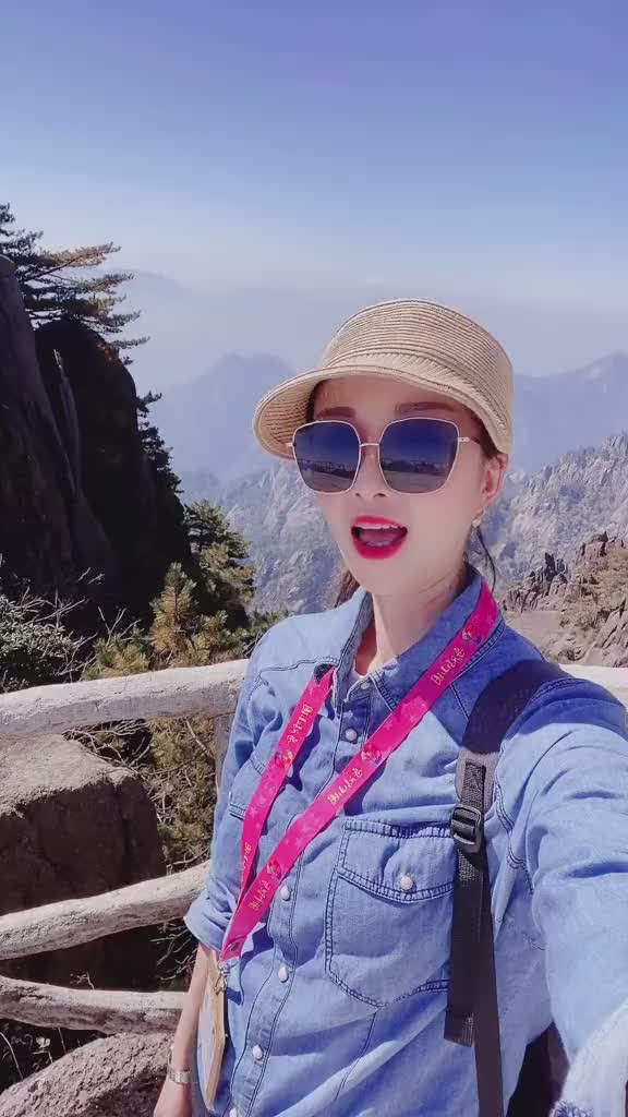 今天粉丝团小姐姐说请你做导游真好把我的照片拍的这么大片感开心的嘞