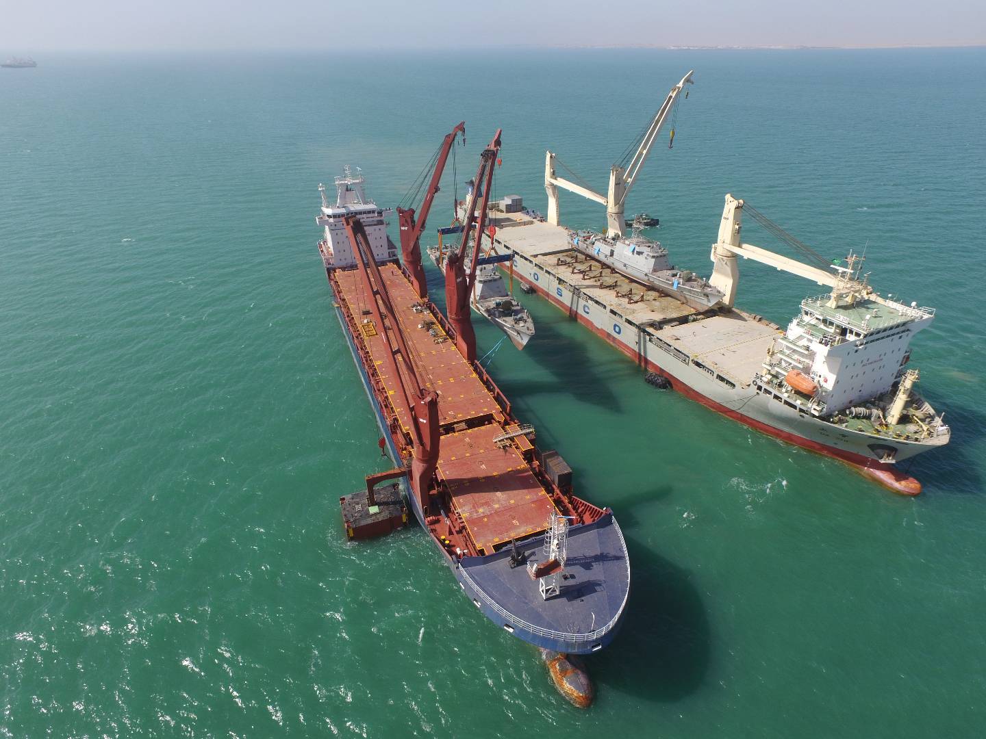 这是高手#看我海上大力士,双吊700吨!重吊船——中远海特