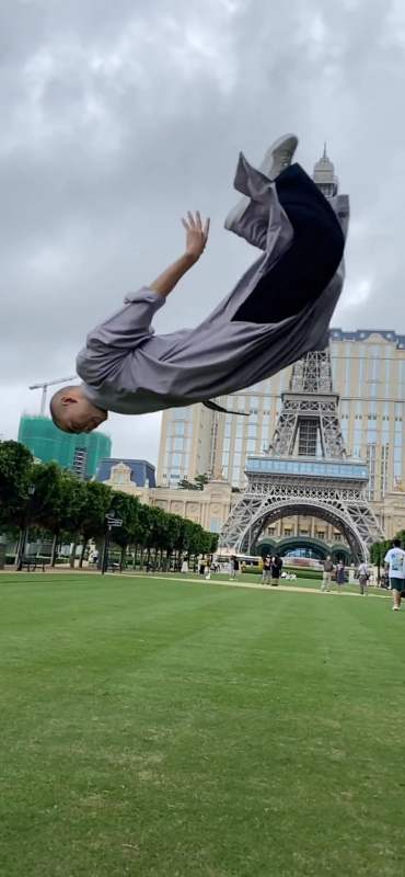 少林寺#走到哪翻到哪,发扬少林功夫