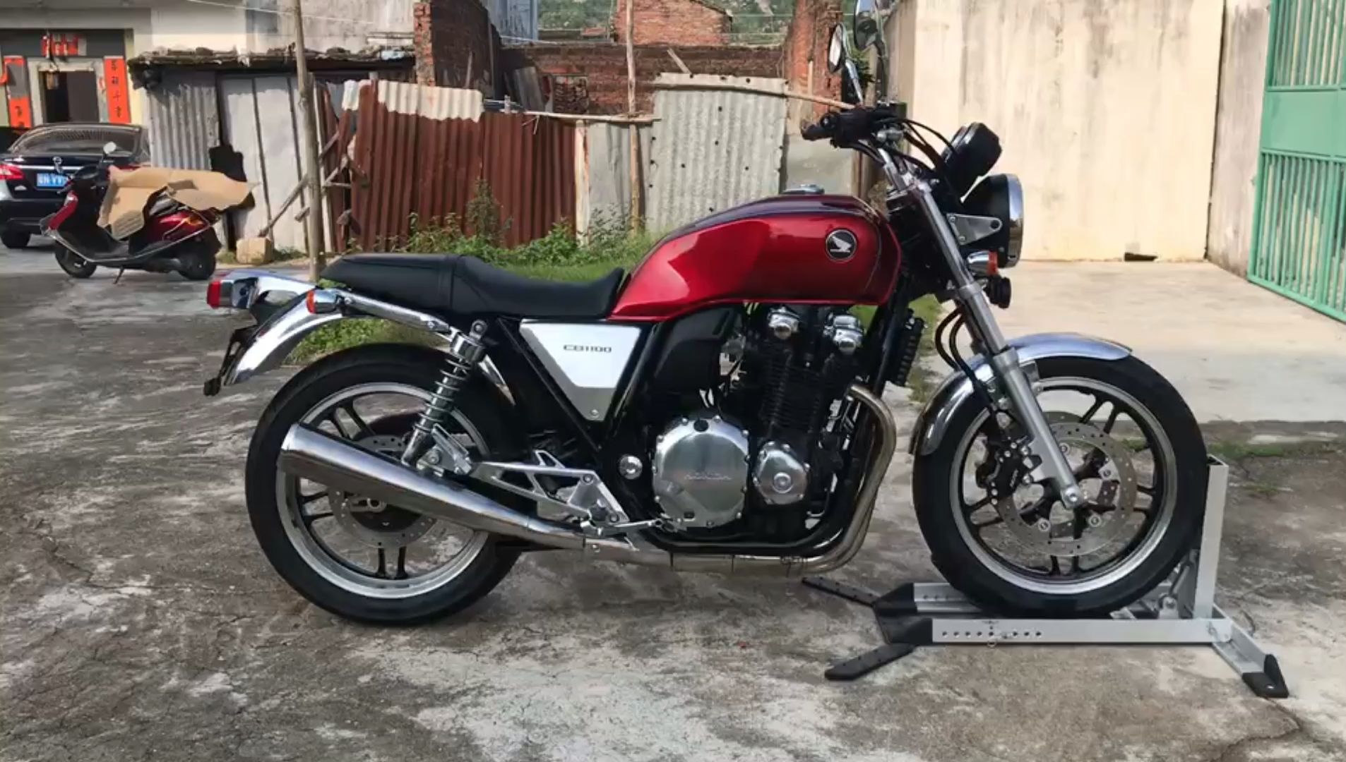 本田新款复古cb1100 2010款