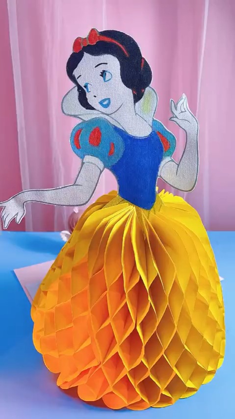 用纸给白雪公主折一个裙摆好好看呀