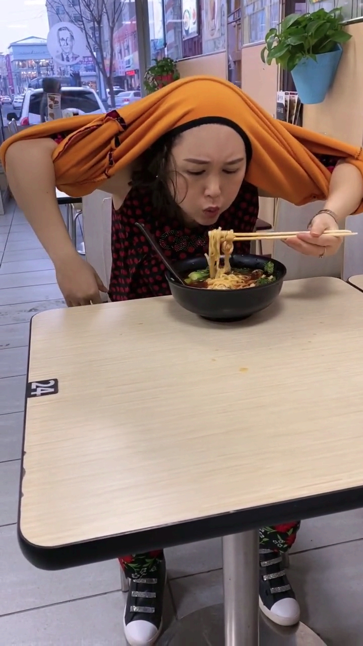 搞笑段子剧#如果我没猜错这应该是吃的米线