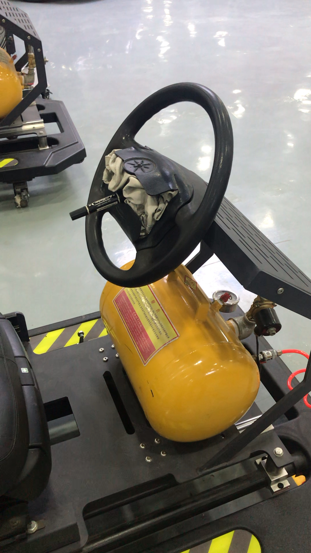 引爆安全气囊,祝您用车无忧,一生平安!