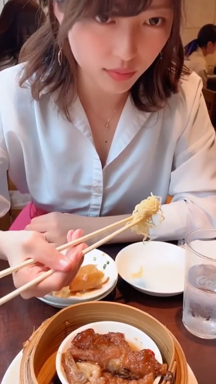 偷拍日本女人吃饭,你见过吗