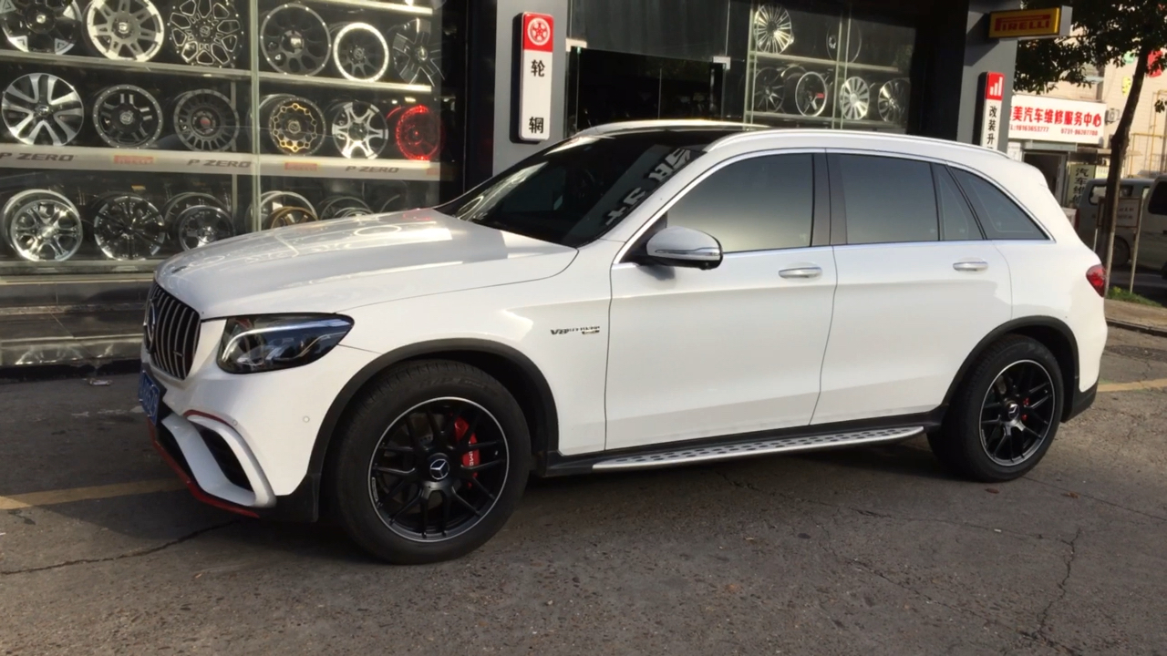 奔驰glc260轮毂轮胎改装升级:前轮235/55r19 后轮255/50r19
