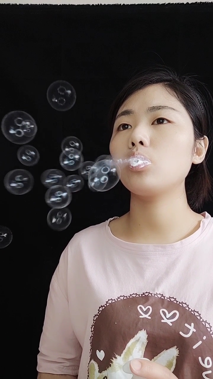 可爱到爆了#全网第一人  用嘴巴吹泡泡