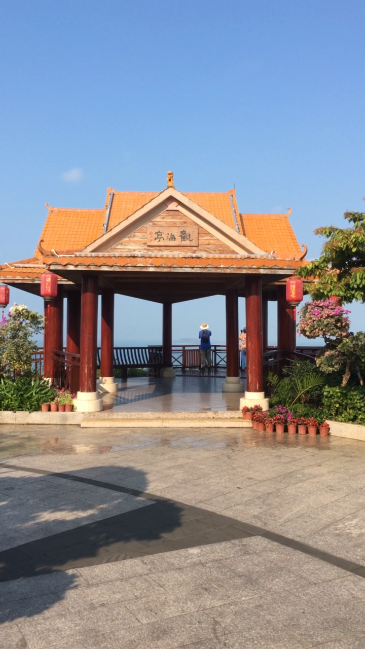 海南三亚鹿回头风景区观海亭景色宜人