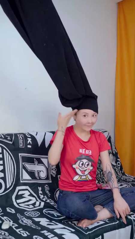 生活枯燥无味,猴子模仿人类