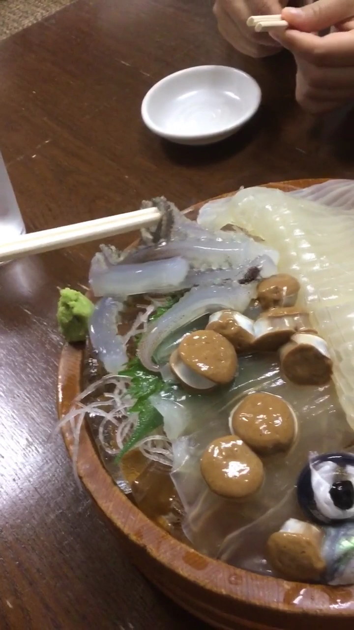 生吃鱿鱼