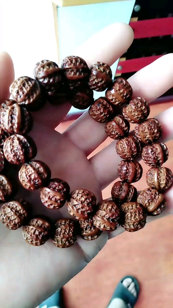 紫金鼠雕刻的小核桃尺寸1.35