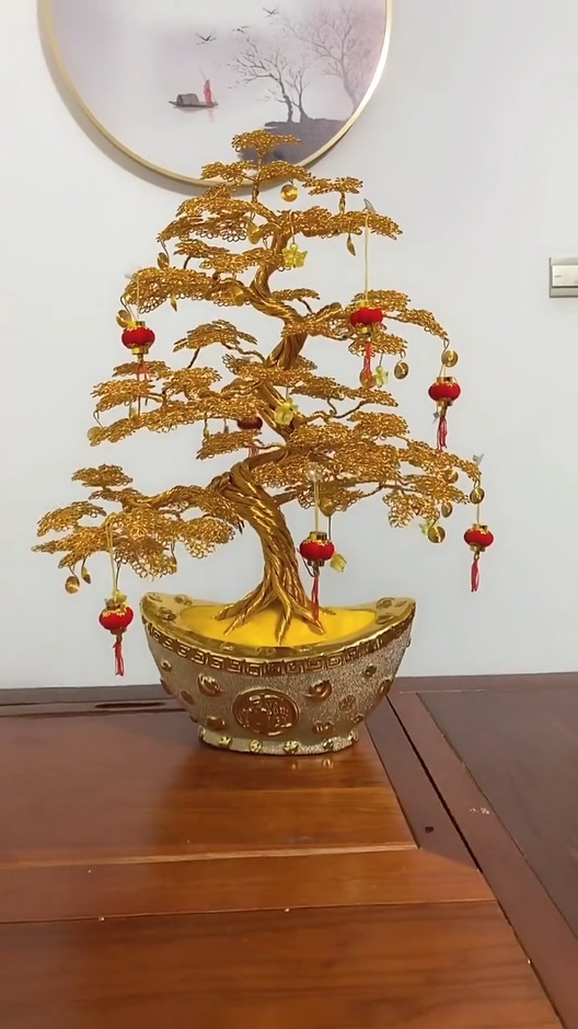 全民手艺人#从一根铁丝到一件成品,小女孩自制摇钱树,看完默默竖起大