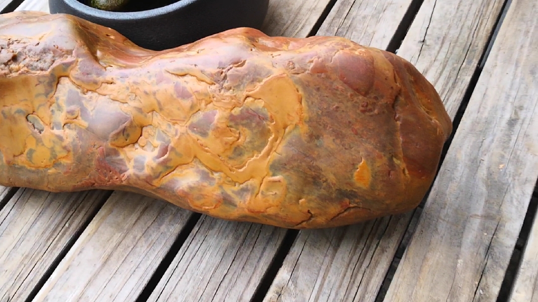 色彩丰富的黄蜡石细蜡冻.(收藏级)