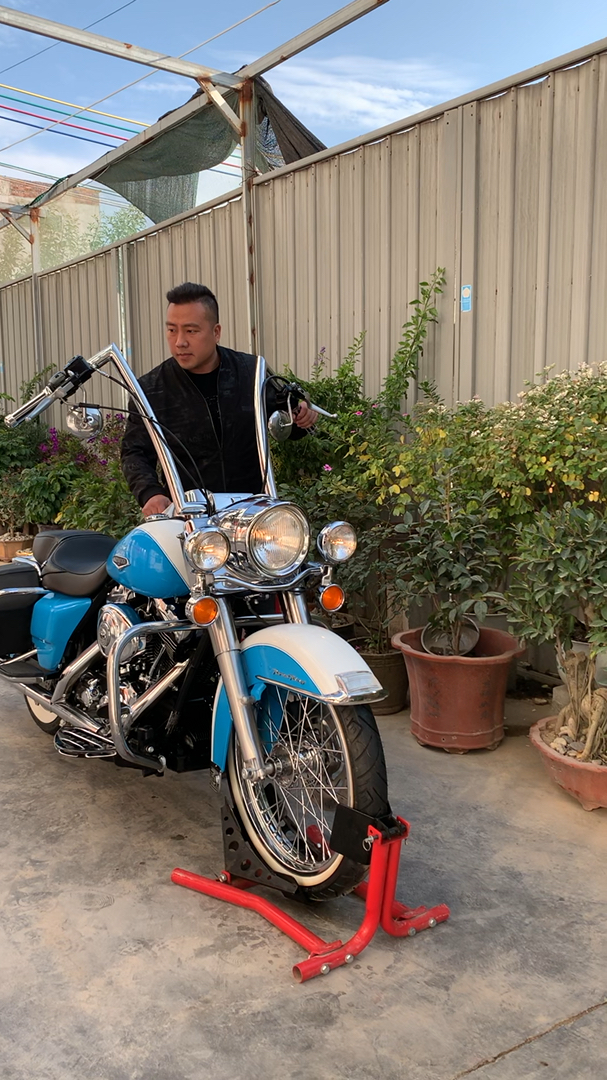 造型豪华大方 哈雷路王 匪帮-度小视