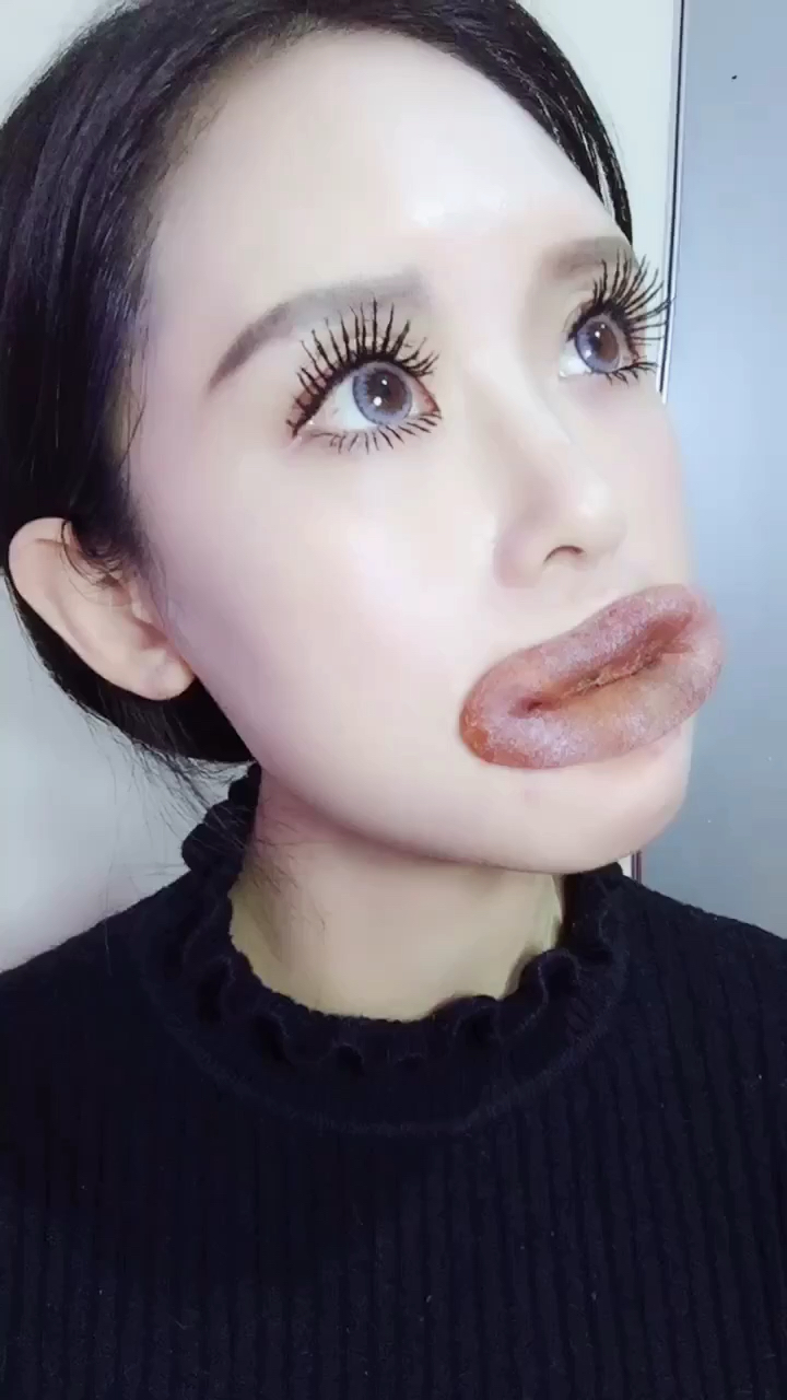 不用打玻尿酸自带嘟嘟唇