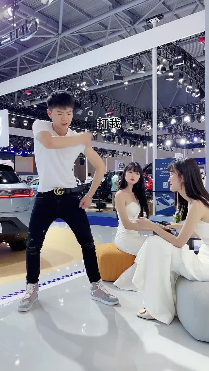 了这一拳20年的功夫你顶得住嘛抱起小熊就跑本人号豪哥车模之家斌少