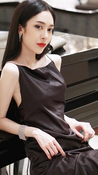 性感美女#霸道女总裁