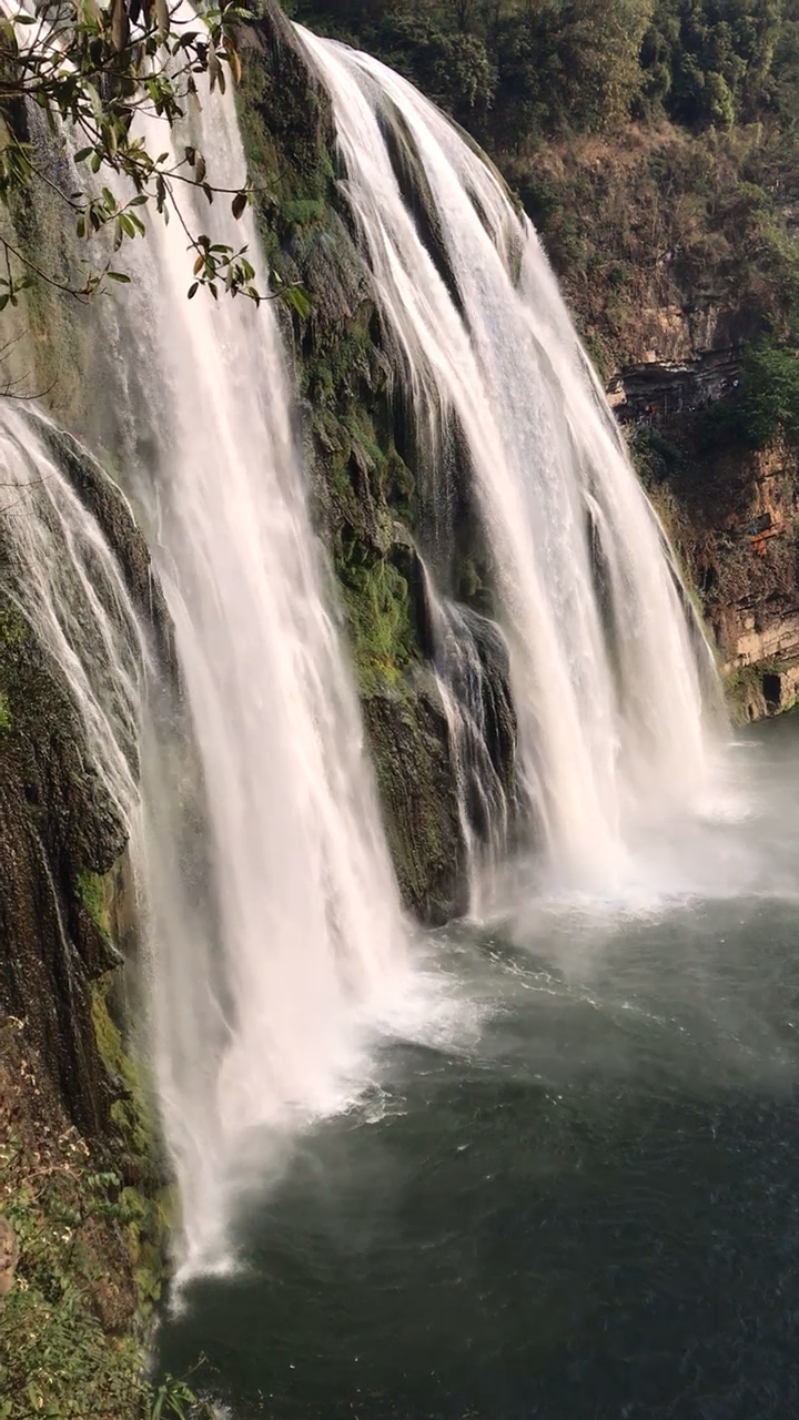 这是黄果树瀑布近景的真实写照