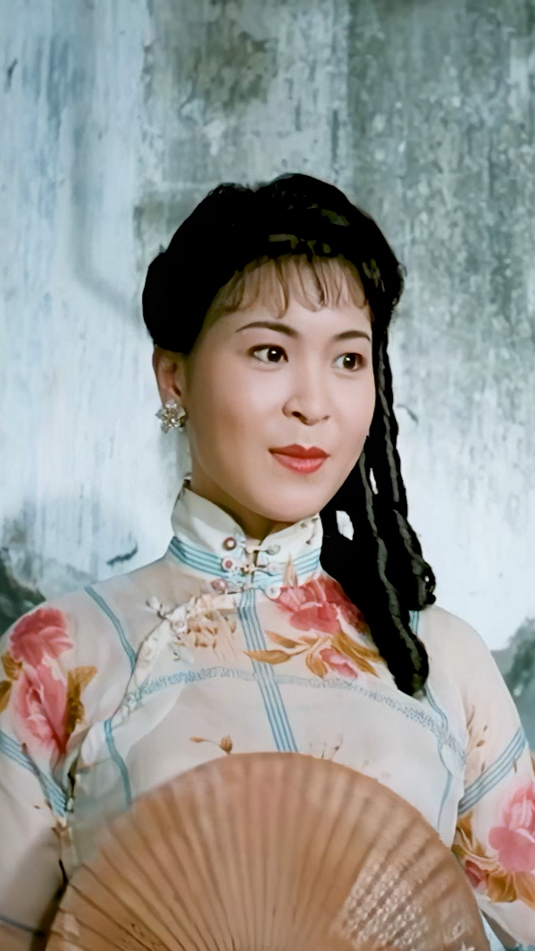 苏玉华#认识她还是"芙蓉仙子"虽然五官不是特别精致,气质却恬淡如兰