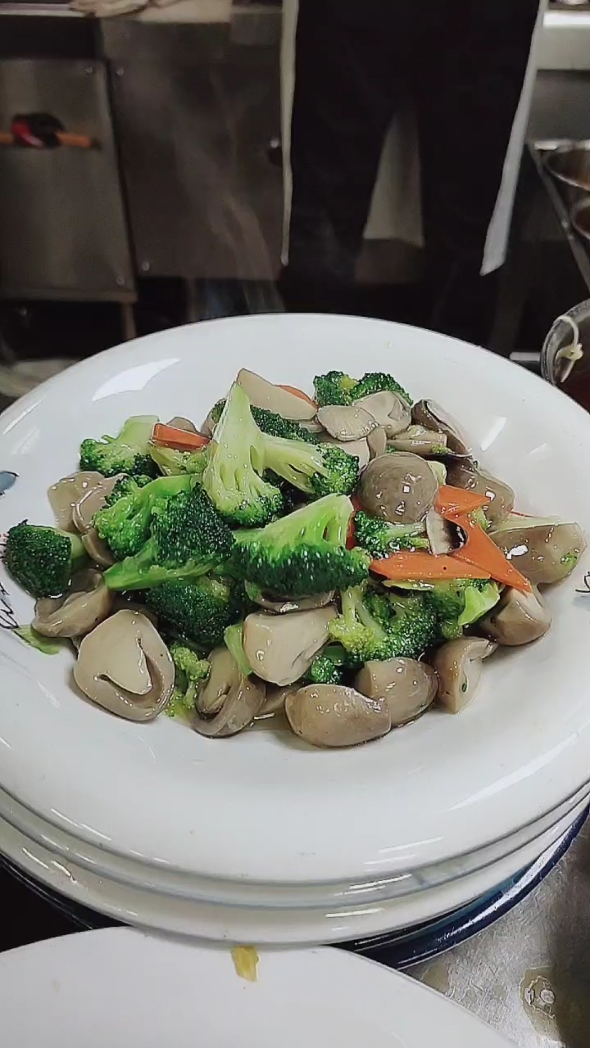 草菇西蓝花,清脆爽口.