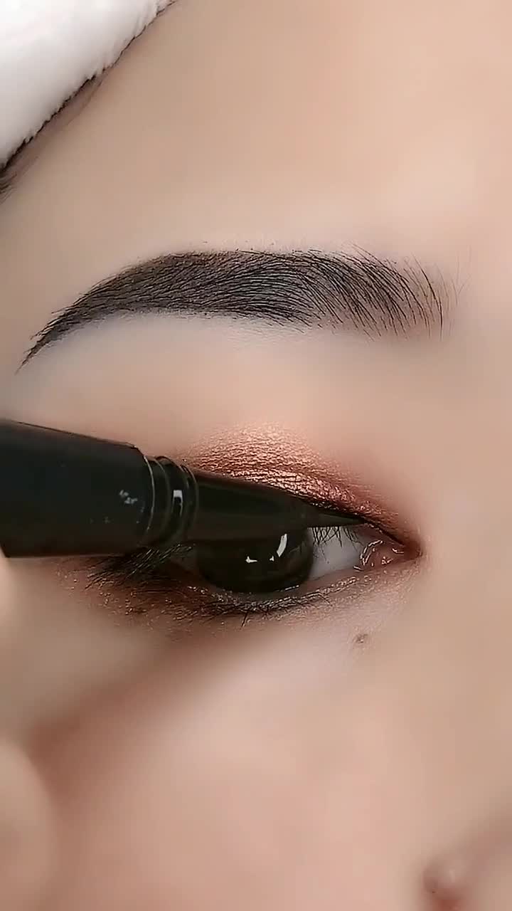 宽眼线教程,适合眼皮比较厚的女生