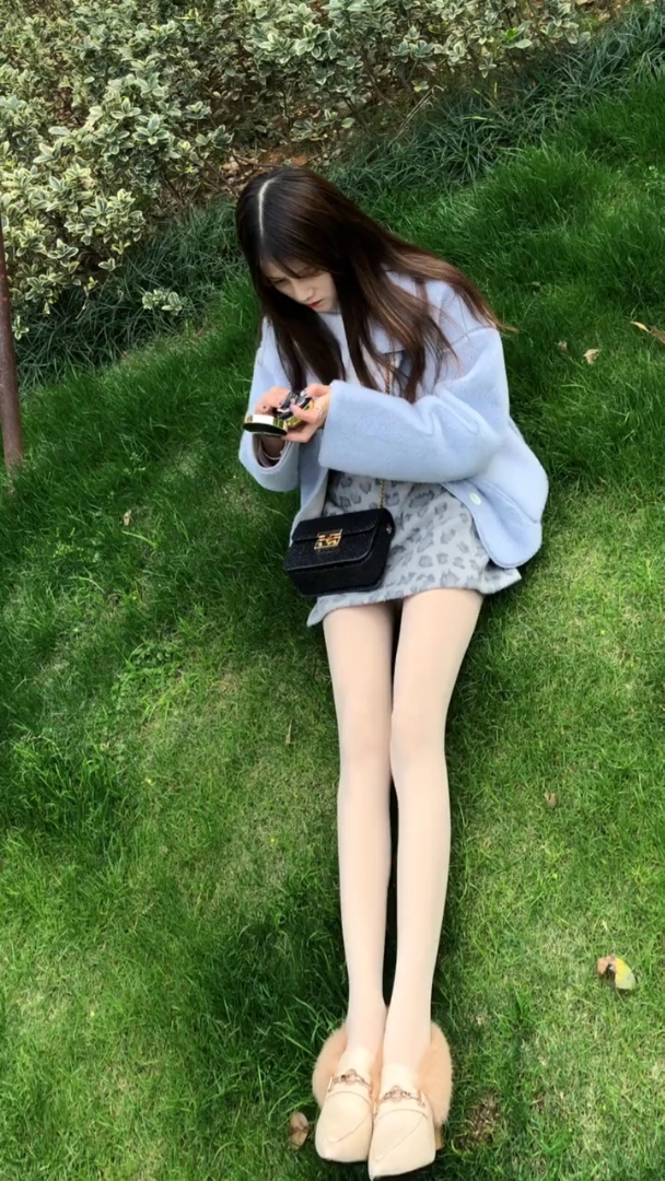 一米八的大长腿