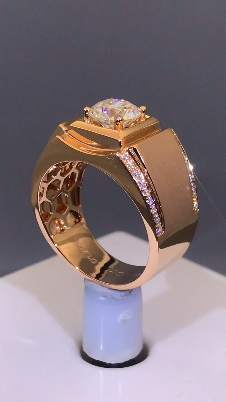 18k玫瑰金,喷砂工艺男戒