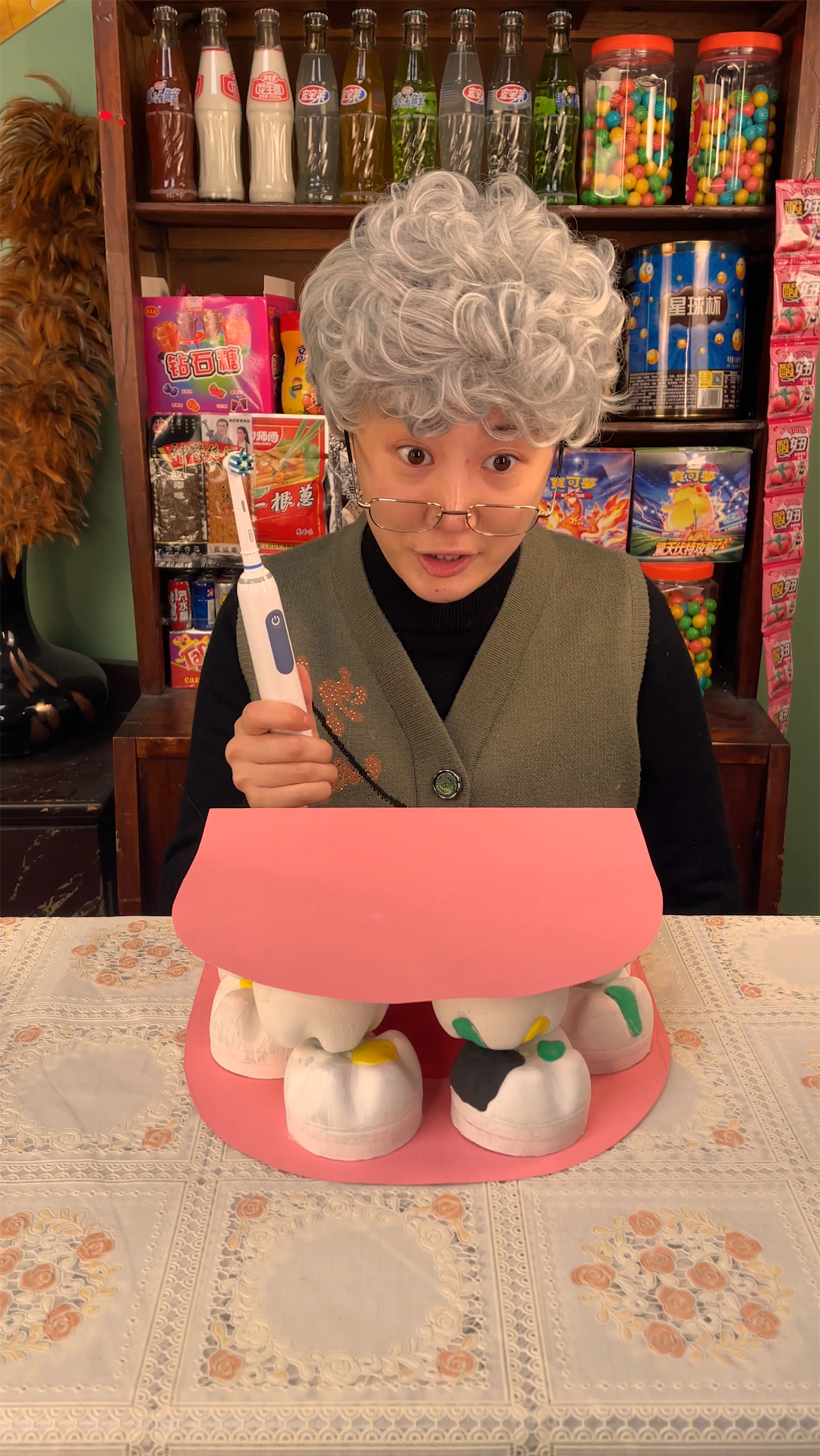 手工制作#阿婆的牙齿健康小课堂开课了-度小视