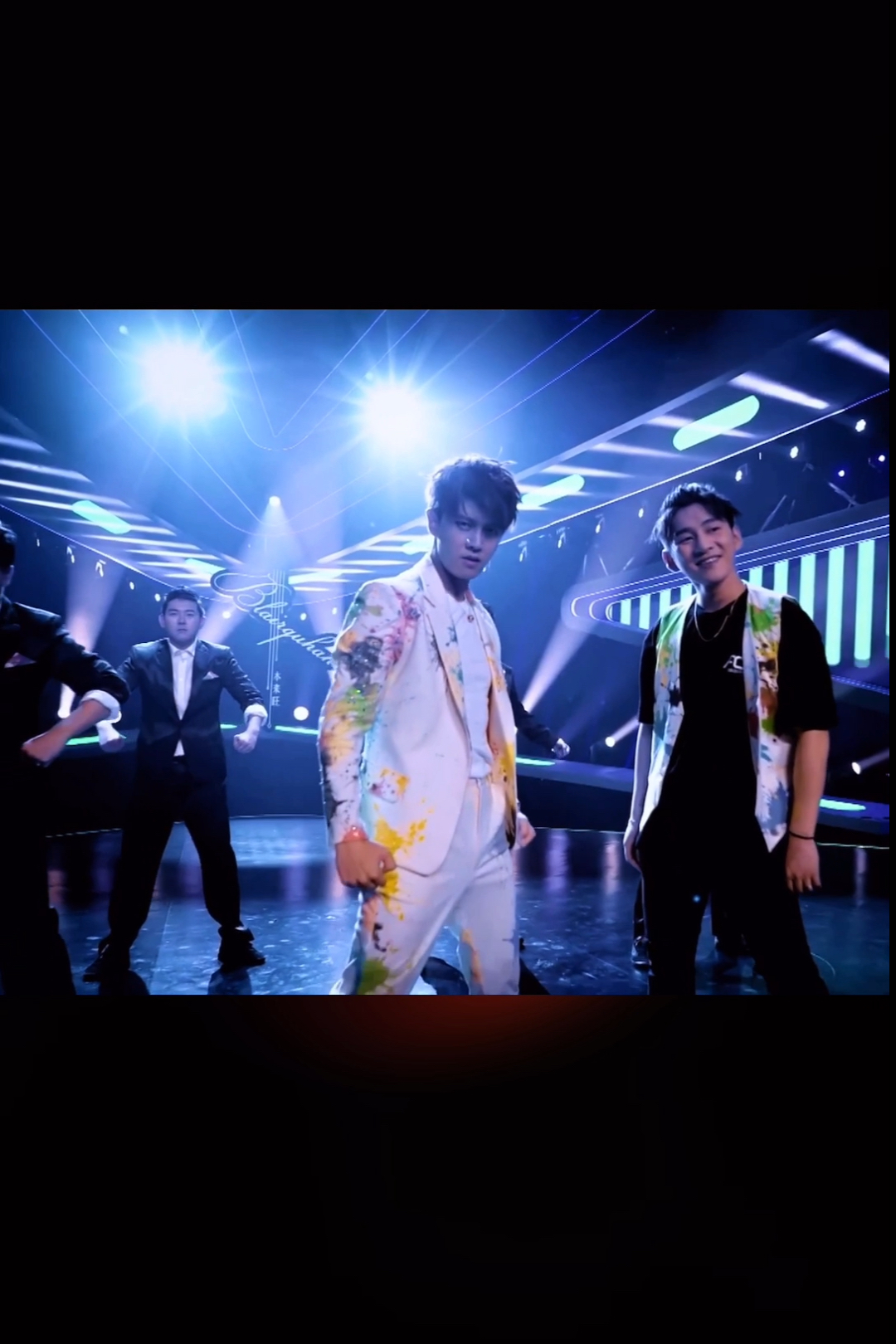 任嘉伦#2018新舞林大会总决赛舞蹈秀.太帅了简直看不够.