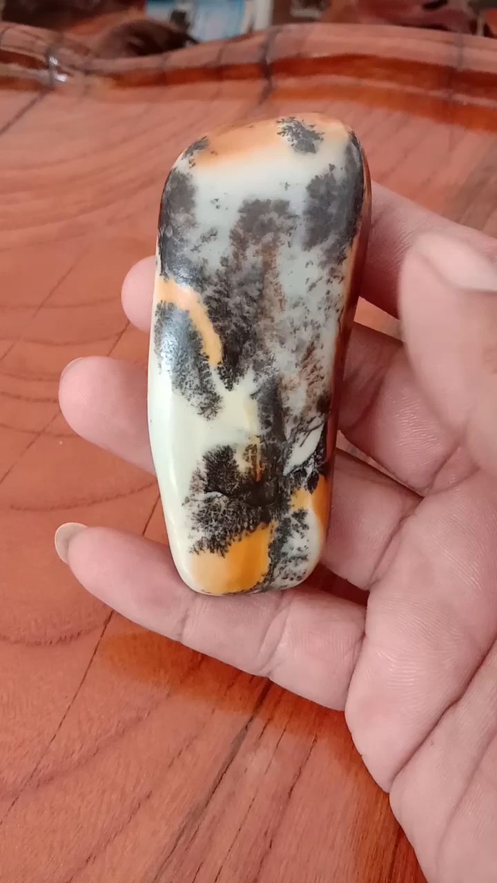 草花玉籽料手玩件