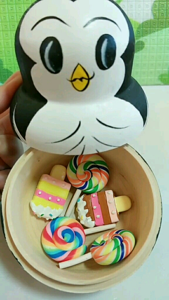 小企鹅一共吃了几个棒棒糖