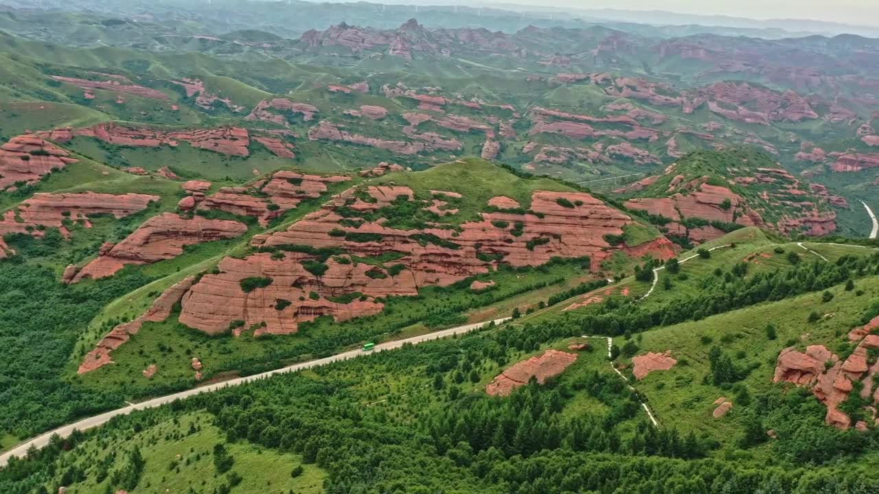 世界独有的宁夏六盘山丹霞地貌需要亿年才能形成