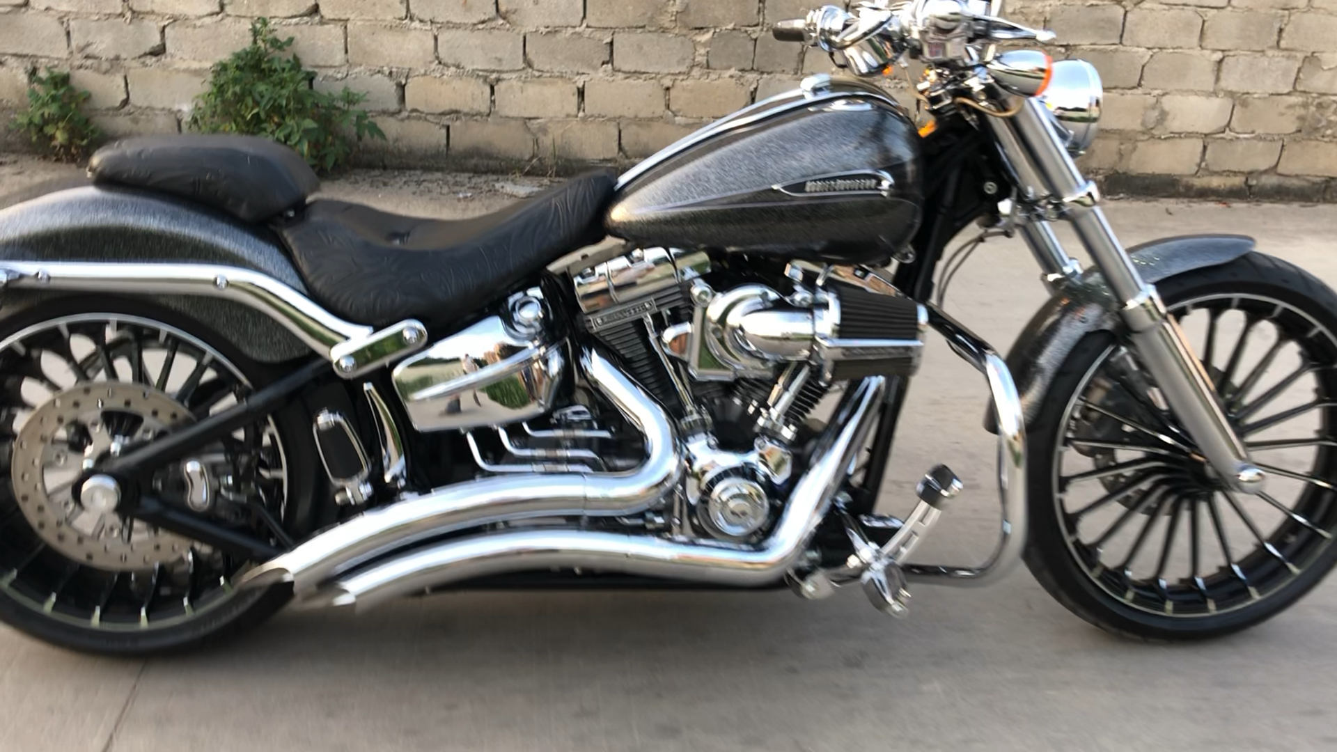 2014哈雷突破者cvo尖叫鹰版,110立方1800cc