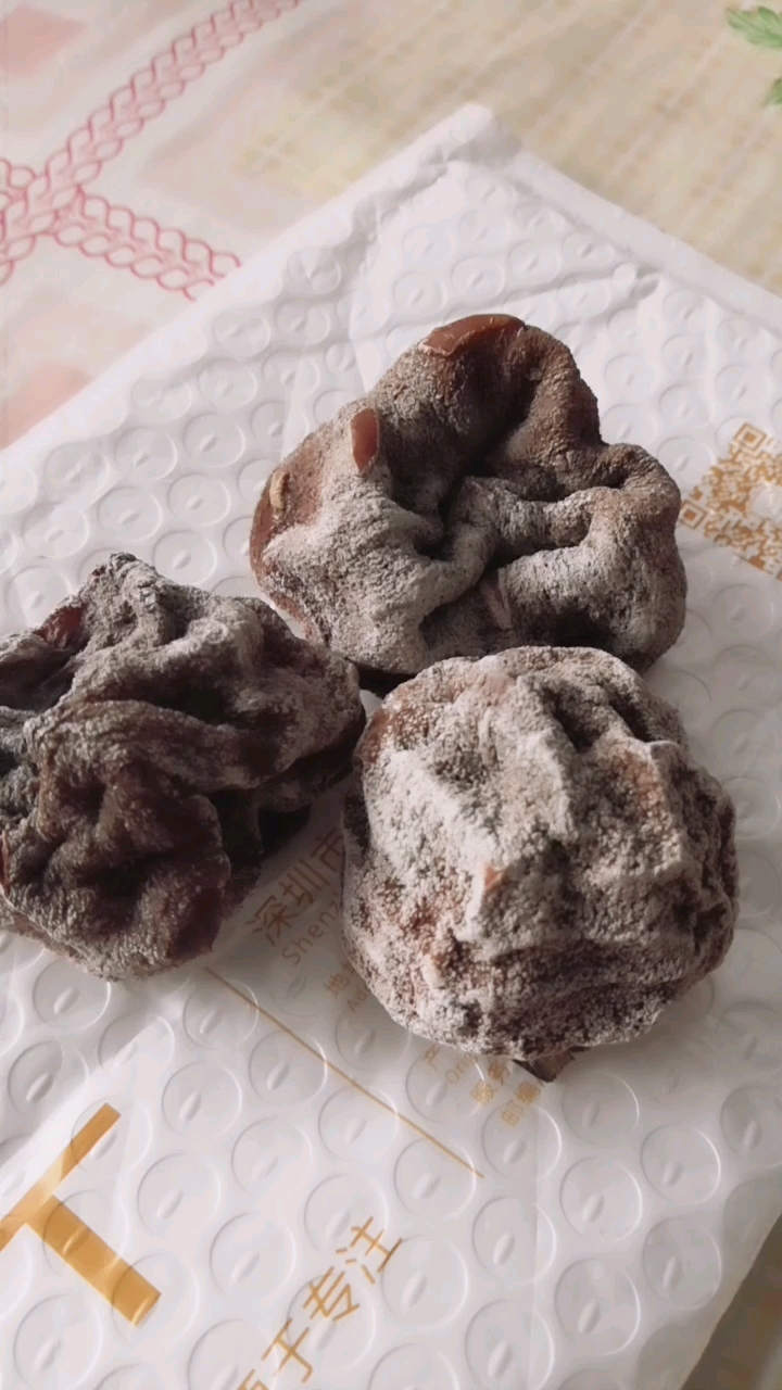 自己家做的柿饼,都挂白霜了