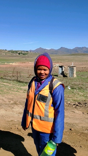 脸上涂抹的泥土,防止紫外线的,天然护肤品-度小视