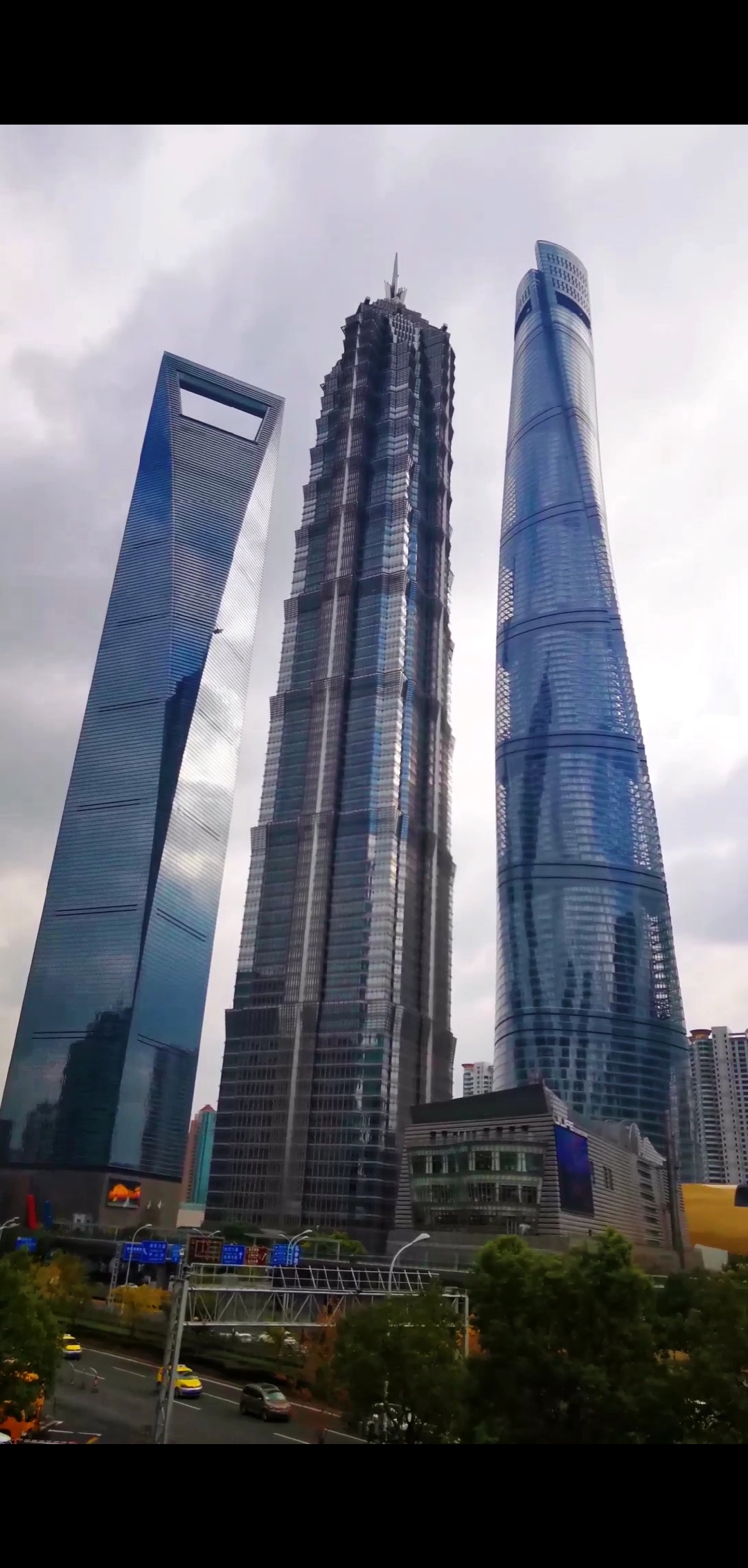 上海地标#上海地标,世界级摩天大楼戏称厨房三件套!中国第一高楼!