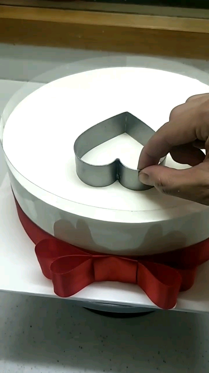 喜欢tfboys的有吗?四叶草蛋糕制作过程来了,四叶草报个到