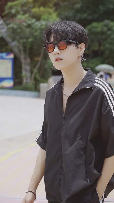 扫码下载度小视 发个视频 让别人知道 志鸿白马小志 28.