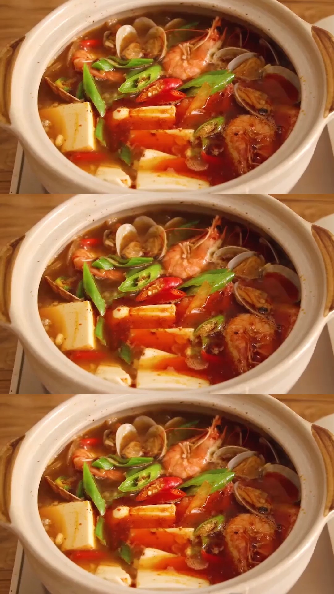 暖呼呼的海鲜嫩豆腐汤,汤鲜味美,泡饭也太好吃了吧!