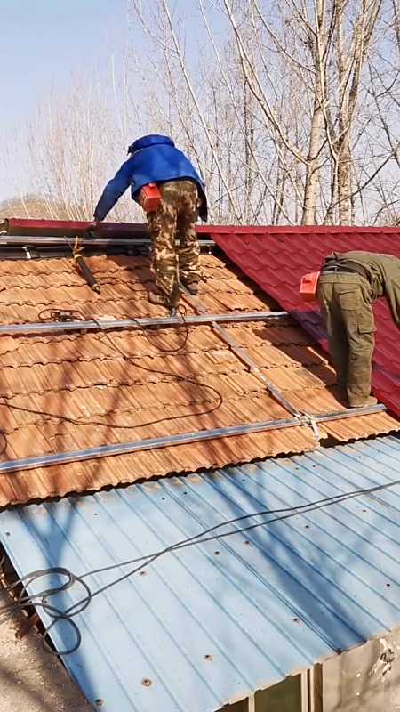 瓦房翻新安装彩钢瓦,好看又好装-度小视