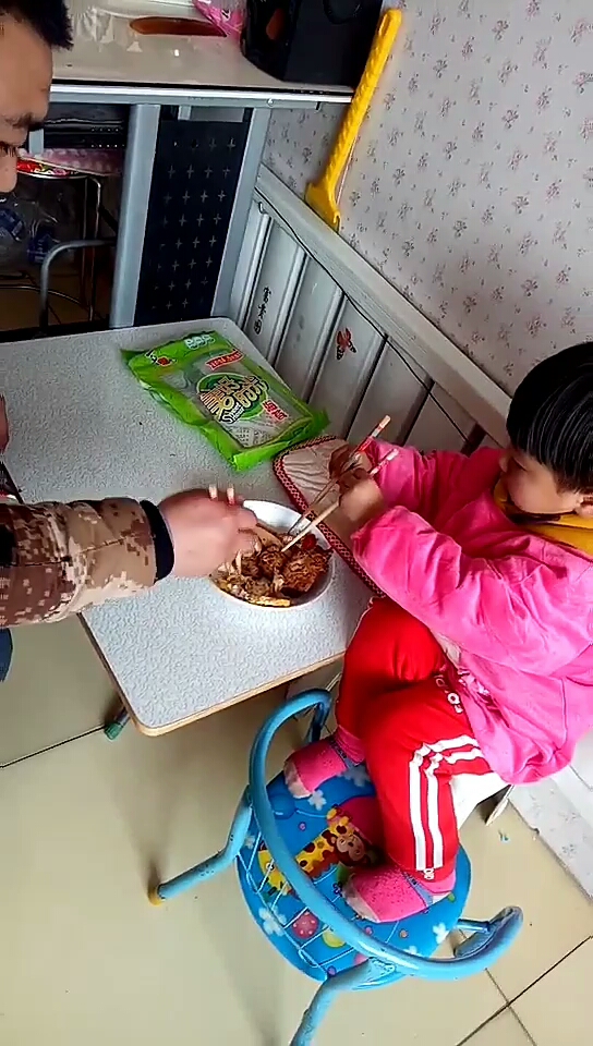 暖心呦,爸爸给女儿做的爱心午餐!