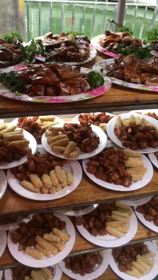 丰盛的酒席菜肴