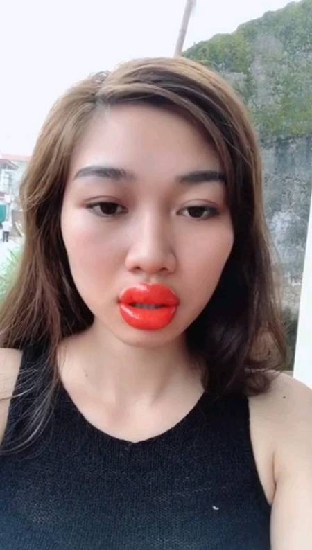 #天秀不如你秀#性感的大嘴唇子-全民小视频