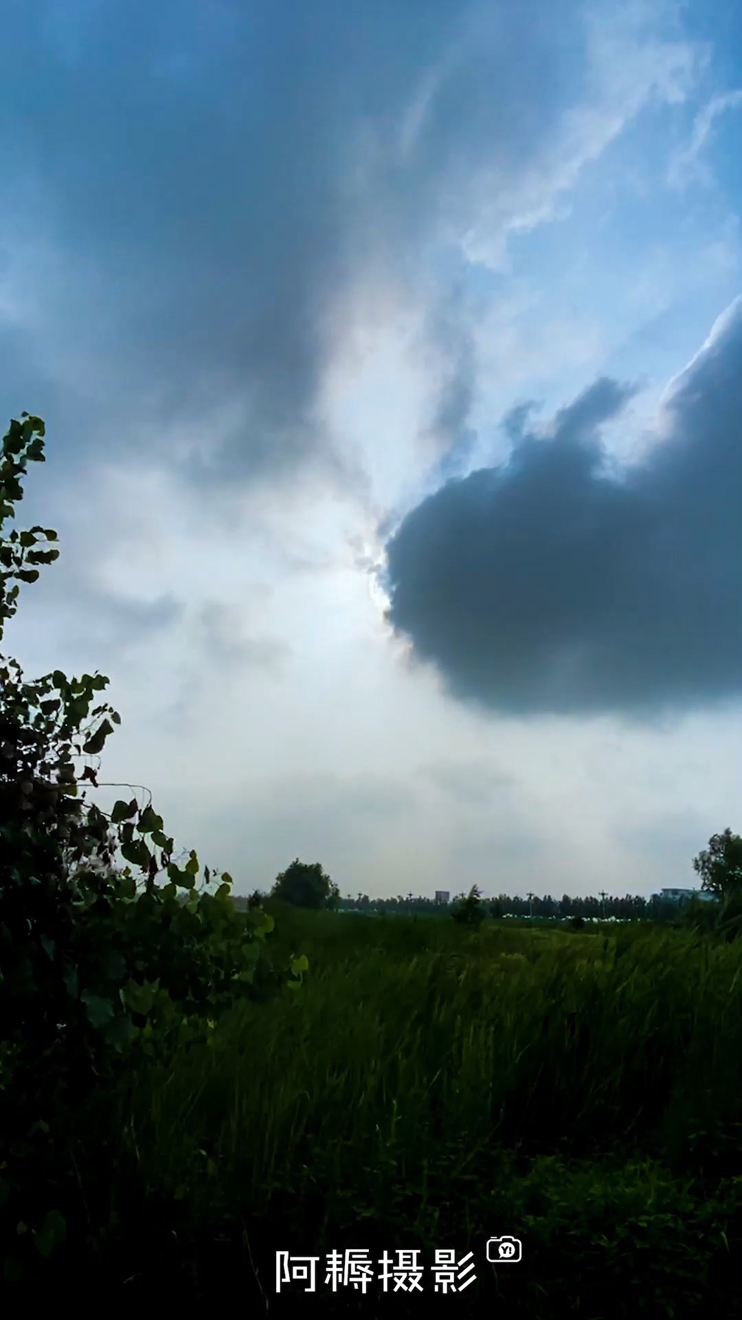 手机摄影#是不是很有感觉的云遮日!
