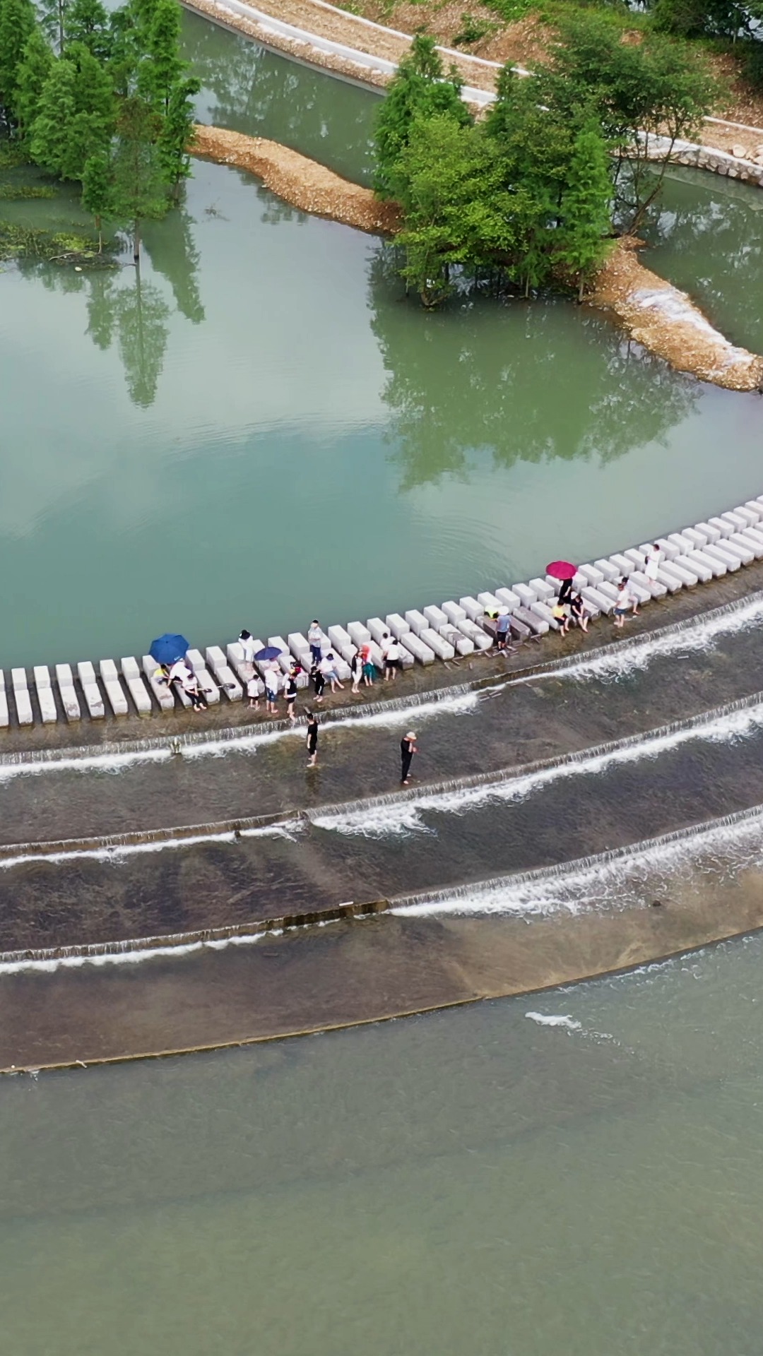 我要上热门#小芝溪下村,又一个打卡地,还没建完就已经火了-度小视