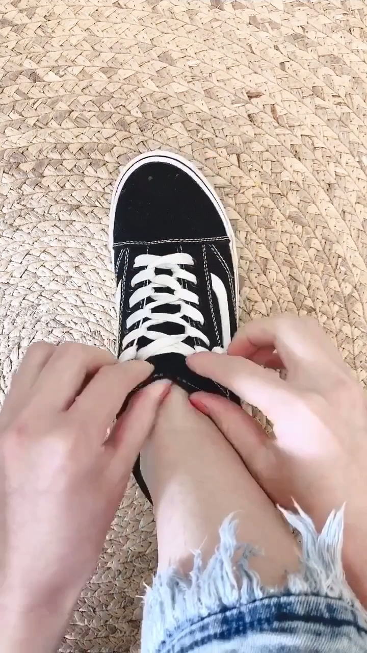 好物推荐#鞋带系法教程 教你板鞋如何秒变懒人一脚蹬!