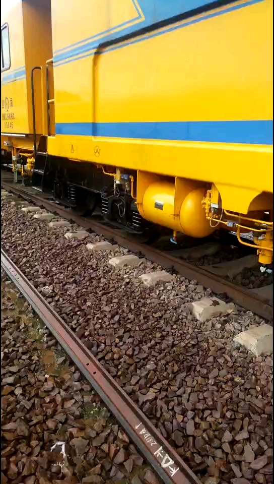 铁路建造第一工程车.检修中