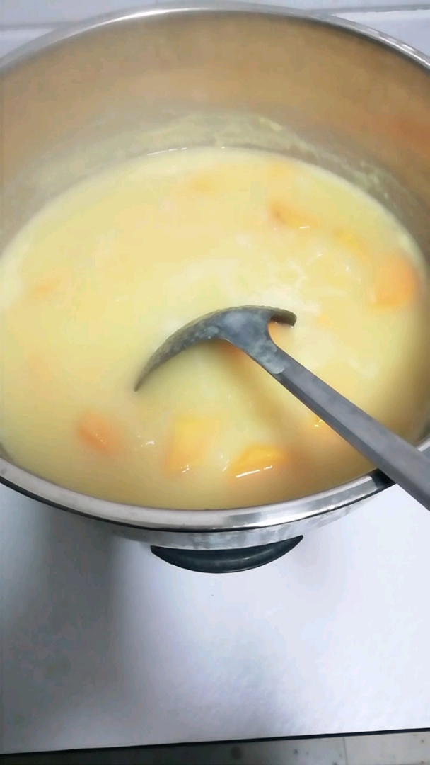 香甜的红薯玉米面粥