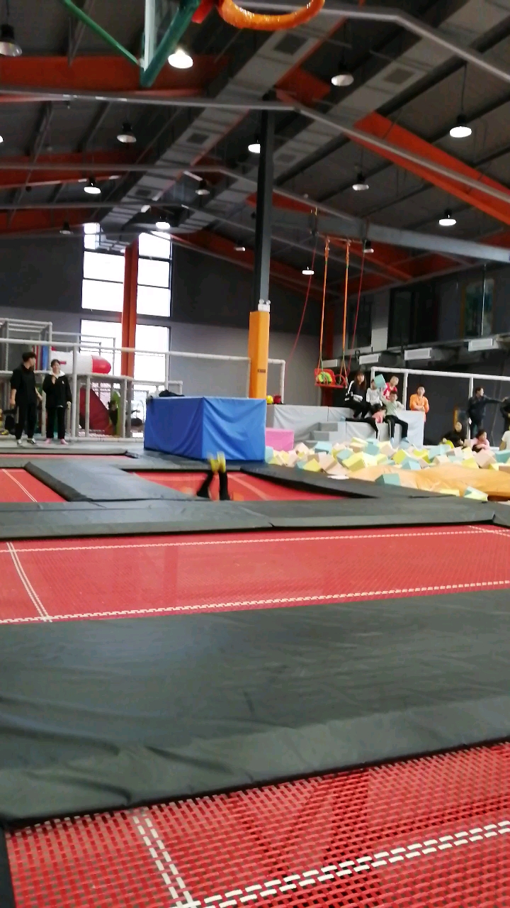 网红蹦床看点多#撩妹小技能你学会了吗