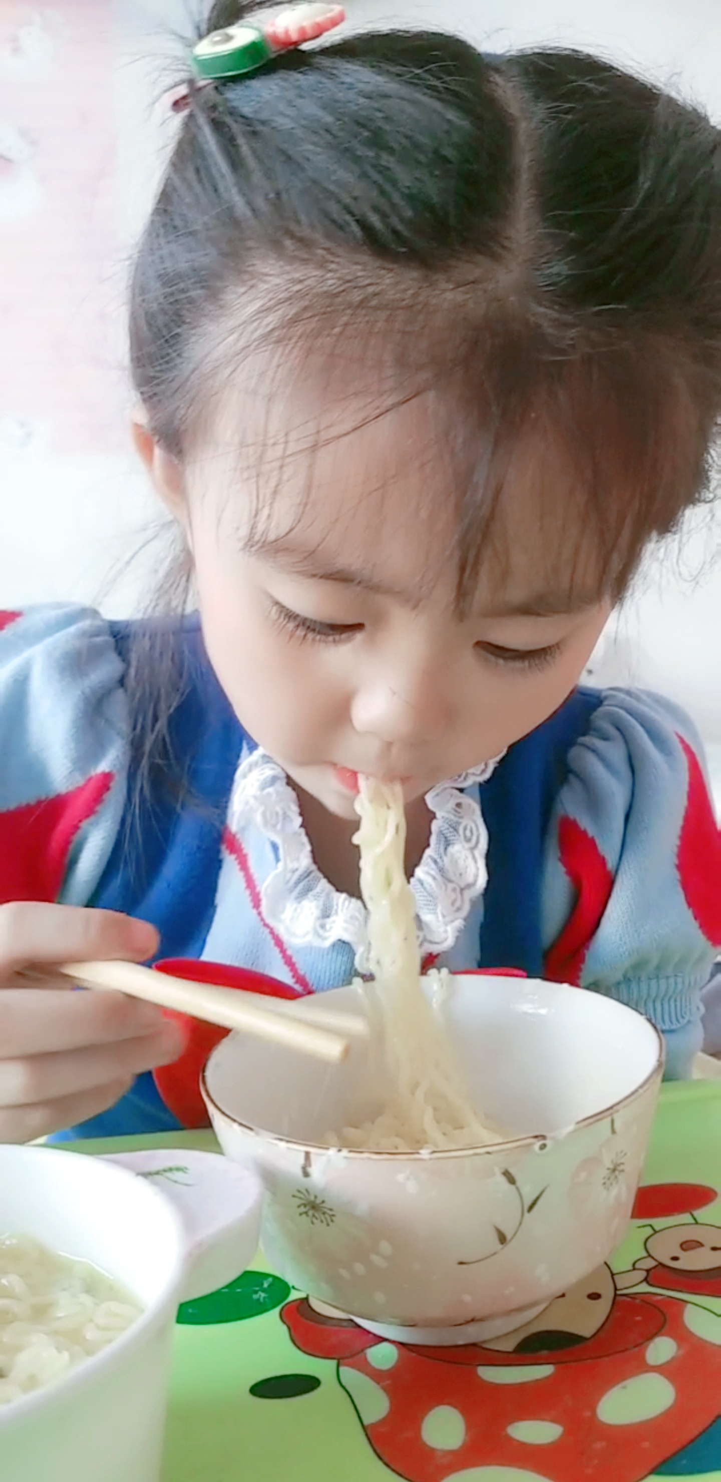 为什么小孩子都爱吃方便面呢-度小视